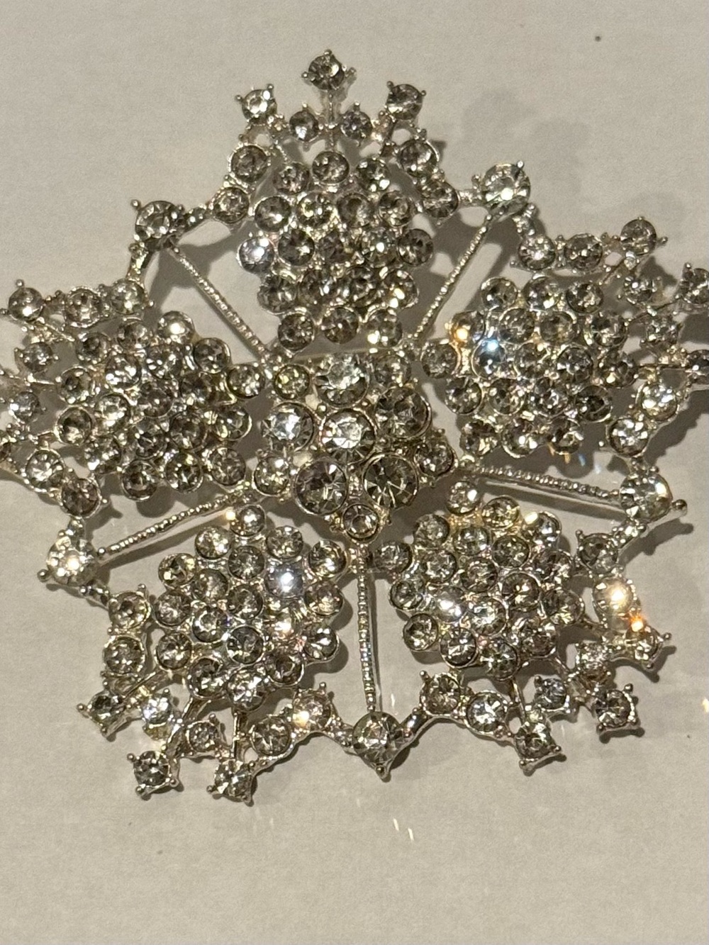 Vintage Sparkling Snowflake Clear Crystal Brooch - Silver Tone Brooch
